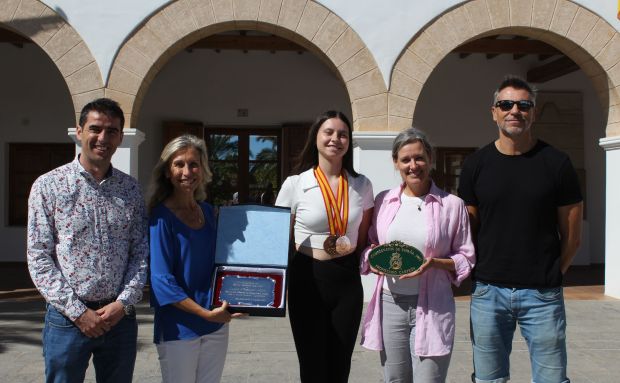 Reconocimiento a la amazona Lucía Pascual Bufí