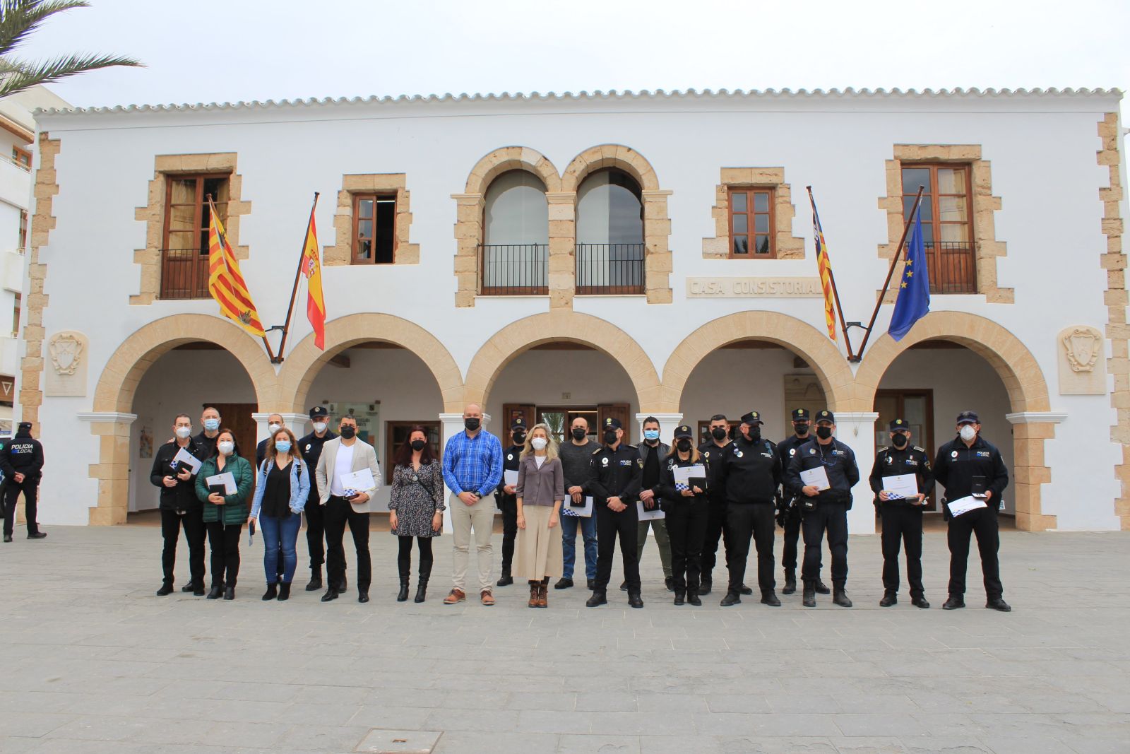 Una veintena de policías reciben las medallas y diplomas de 2021