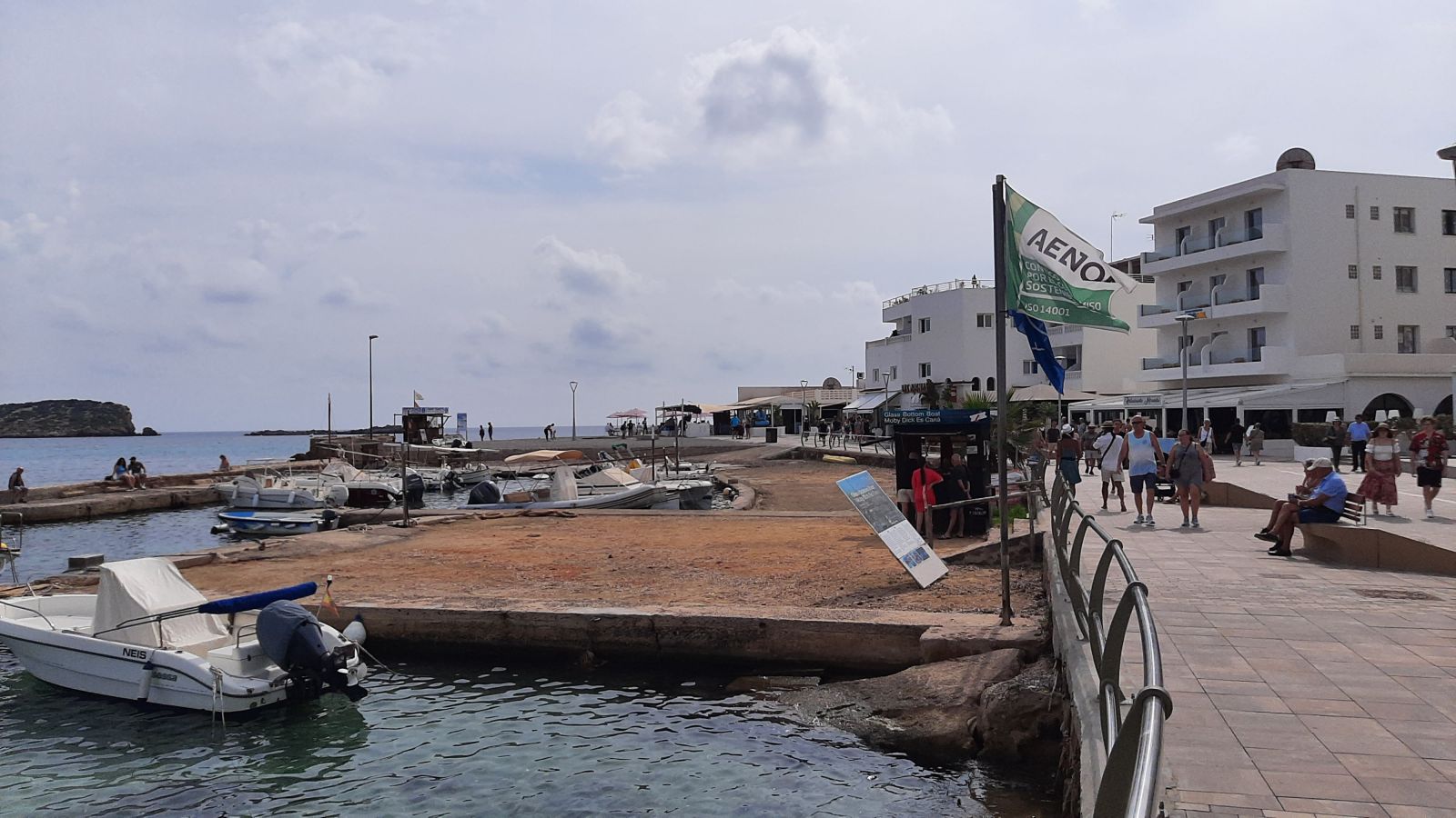 El Ayuntamiento de Santa Eulària des Riu invertirá más de 670.000 euros en un tanque para evitar vertidos a la playa de es Canar