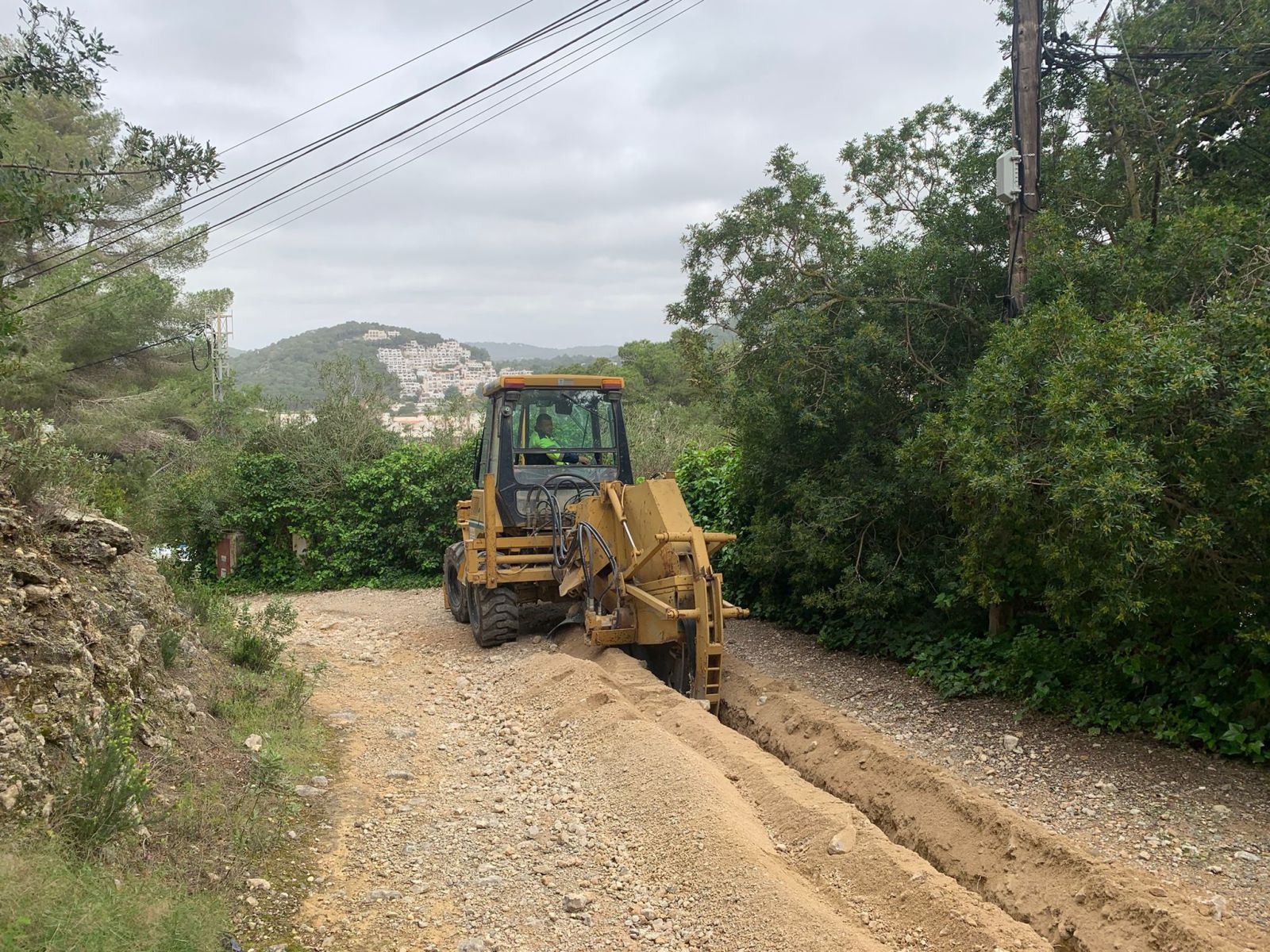 Iniciadas las obras para instalar unas bombas de recirculación de agua en Cala Llonga