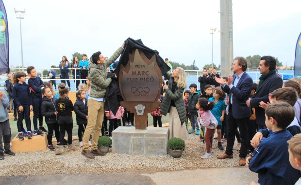 La pista municipal de atletismo de Santa Eulària des Riu lleva desde hoy el nombre del marchador Marc Tur Picó