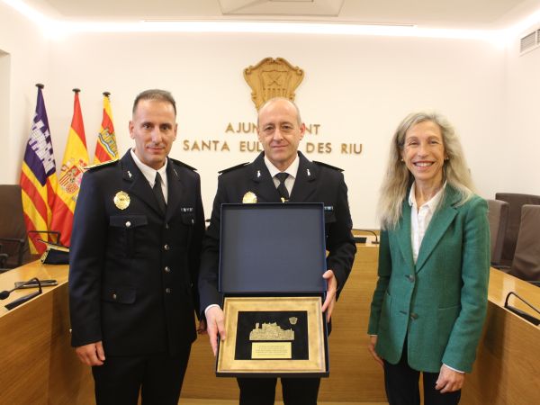 Félix Valverde relleva a Juan Carlos Mora al capdavant de la Policia Local de Santa Eulària des Riu