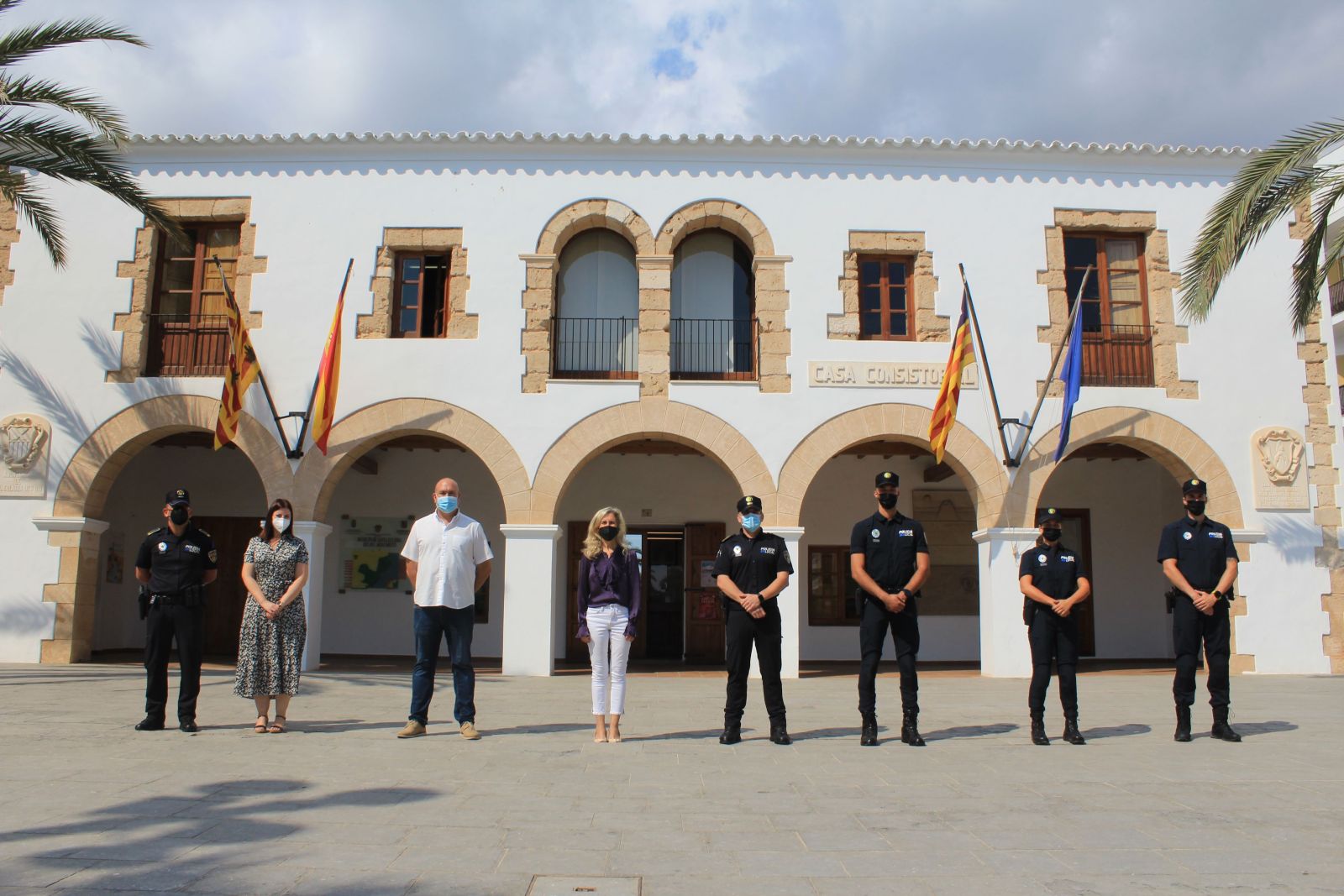 Tres nuevos agentes se incorporan como personal funcionario a la Policía Local de Santa Eulària des Riu