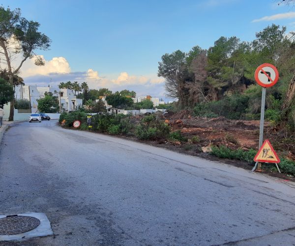 Se inician las obras para ejecutar la rotonda para mejorar la seguridad y los servicios en el cruce de la calle Mestral de s’Argamassa y el Camí de sa Trenca con un coste de 1,3 millones