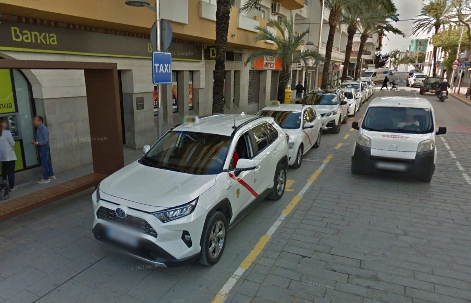 El Palacio de Congresos acoge el 21 de marzo un examen para conseguir el permiso de conductor de taxi del municipio de Santa Eulària des Riu