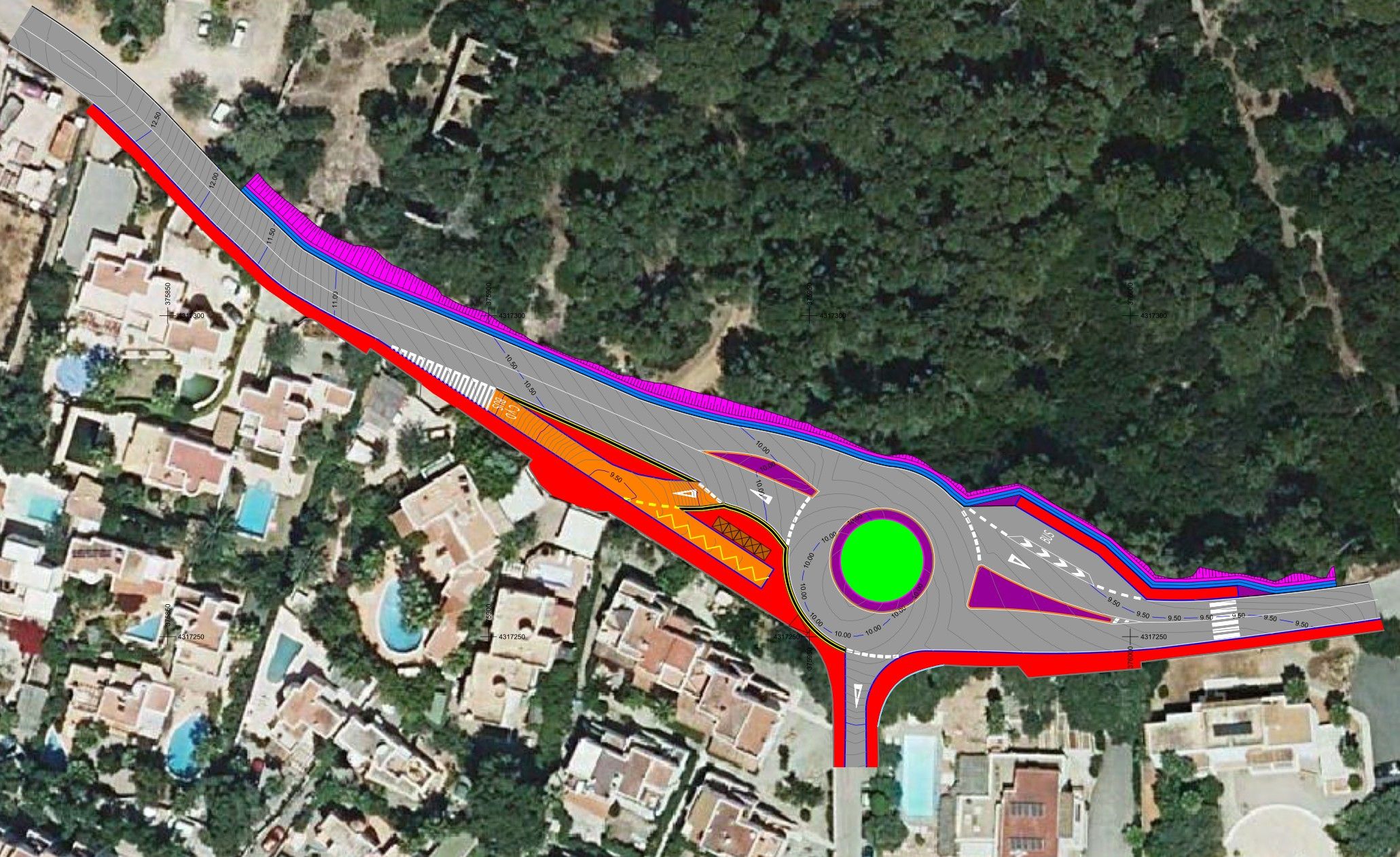 Se inician las obras para ejecutar la rotonda para mejorar la seguridad y los servicios en el cruce de la calle Mestral de s’Argamassa y el Camí de sa Trenca con un coste de 1,3 millones