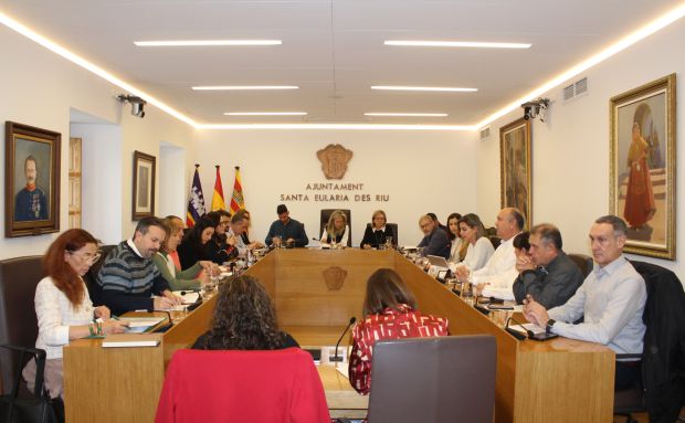 El Ple de Santa Eulària des Riu aprova una declaració institucional per a reconèixer la labor dels mariners i pescadors en el rescat Vapor Mallorca III