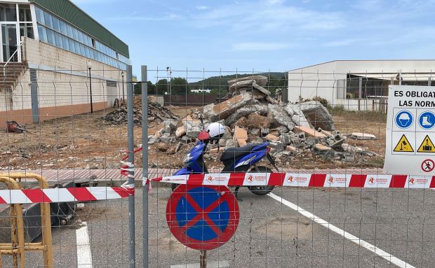 Santa Eulària ya ha iniciado las obras de adecuación de los accesos de las instalaciones deportivas y al centro social de Santa Gertrudis valoradas en 340.000 euros