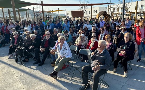 Inaugurada la nueva plaza de es Puig d’en Valls dedicada al maestro alfarero Frígoles y que cuenta con un parque infantil de 1.400 metros cuadrados