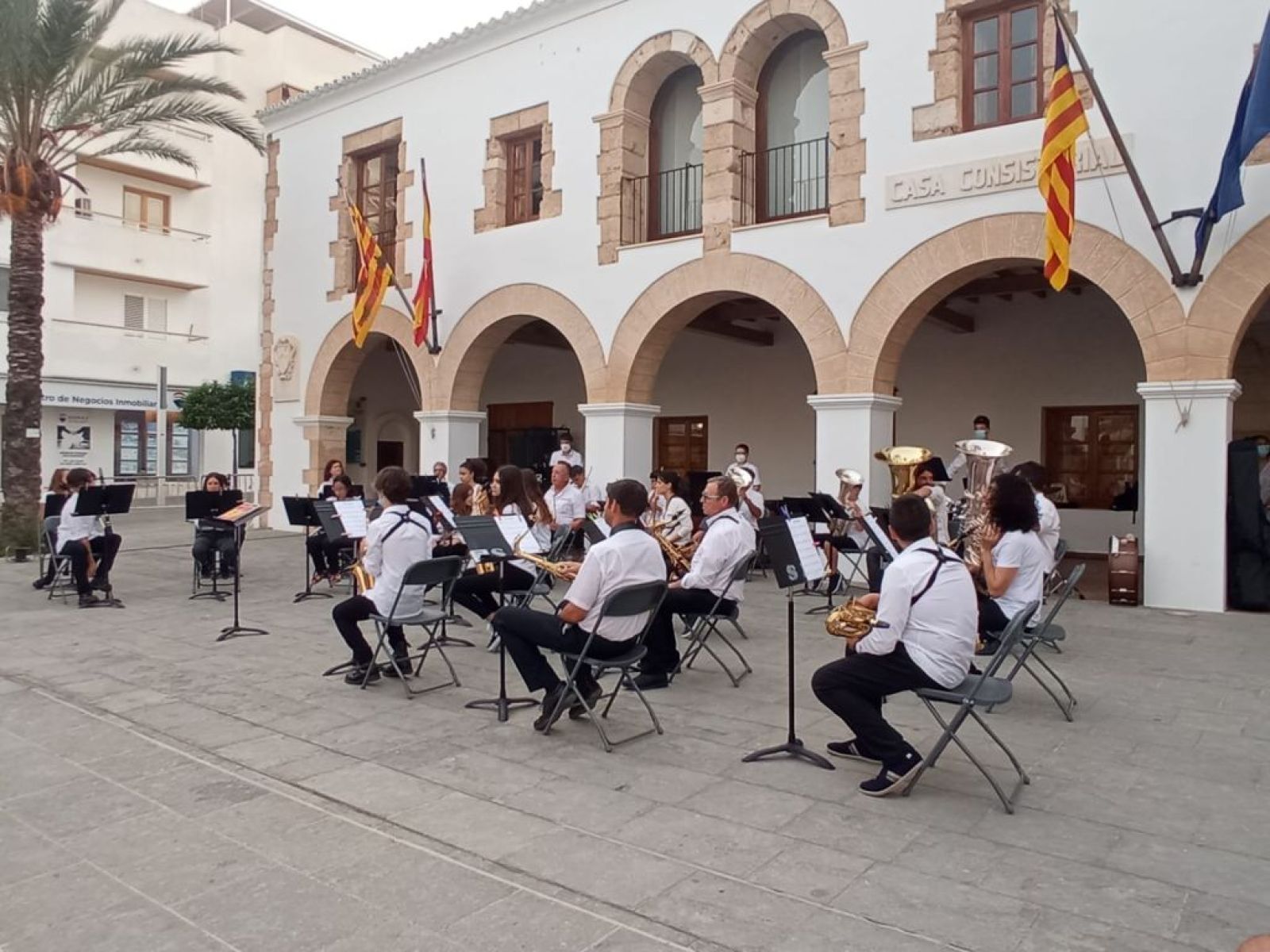 La Banda Municipal de Santa Eulària des Riu realizará este sábado un concierto con piezas adaptadas de estilos que van desde el pop al jazz pasando por ritmos latinos