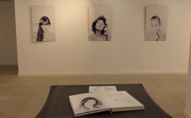 La muestra de fotografía ‘Ahora yo’ llega a la Sala Sant Jaume 72 como primera actividad del Día Internacional para la Eliminación de la Violencia contra las Mujeres