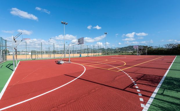 Llegan los Campus Esportius d’Estiu con una quincena de propuestas, entre ellas patinaje artístico y ‘flag futbol’ con discos voladores