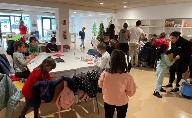 Un centenar de niños han participado en la Escuela de Navidad organizada por el Ayuntamiento de Santa Eulària des Riu