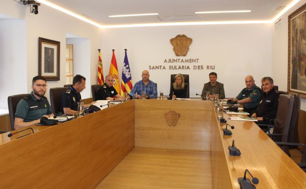 El Ayuntamiento reitera su petición de más efectivos de la Guardia Civil en el puesto de Santa Eulària para cubrir las necesidades de seguridad del municipio