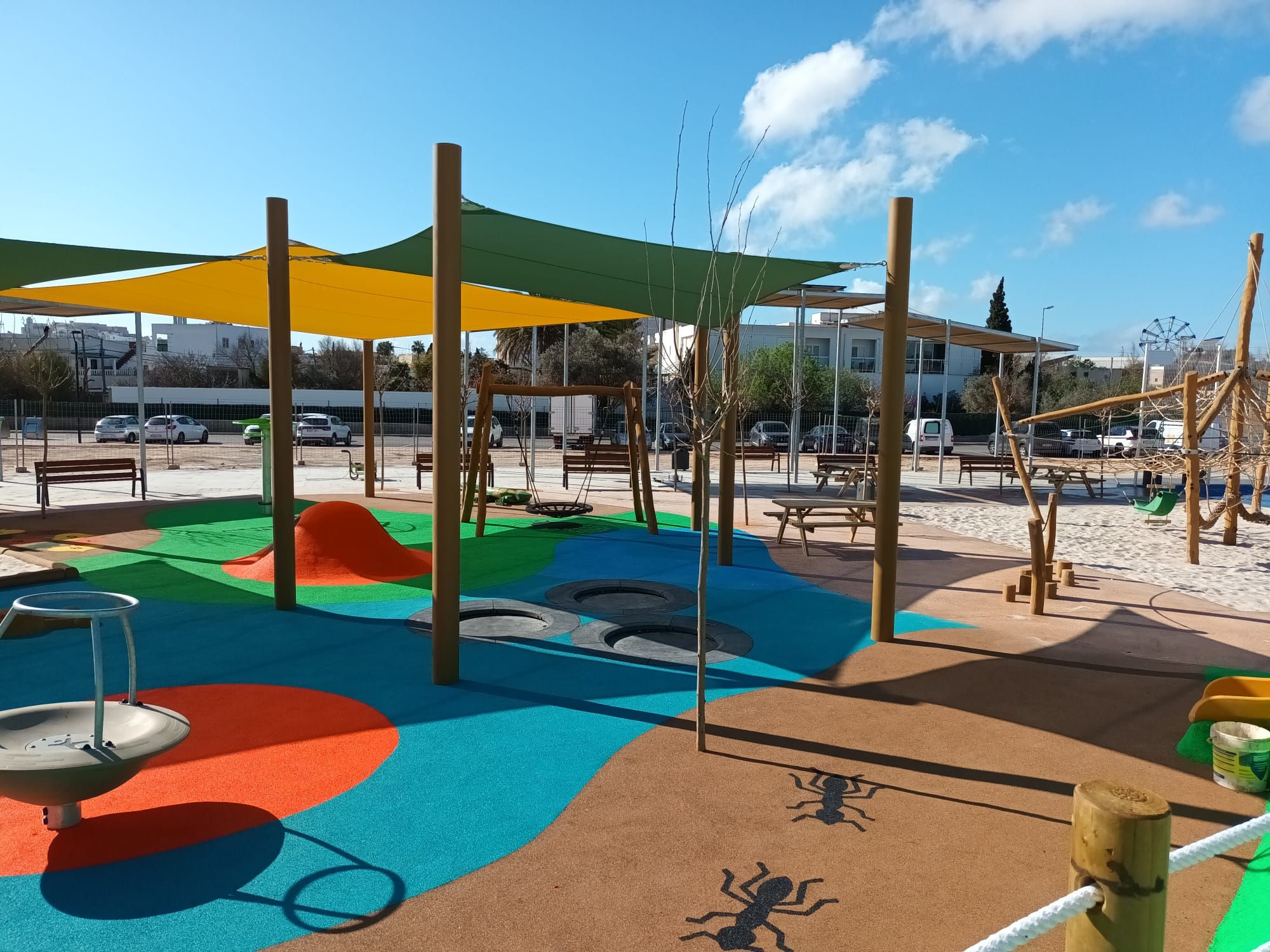 Parque infantil Plaza Mestre Terrisser Frígoles