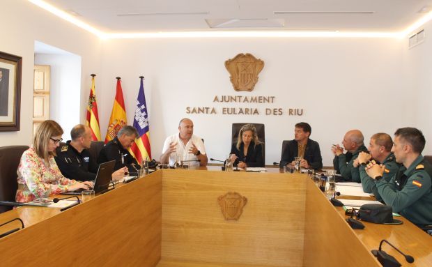 La Junta Local de Seguridad aborda la posibilidad de ampliar instalaciones para conseguir incrementar la plantilla de la Guardia Civil