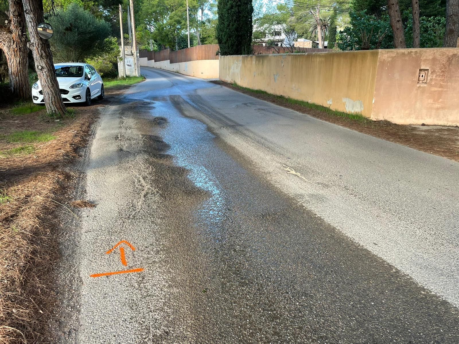 Trabajos de reasfaltado y mejora de la seguridad de los caminos de es Rafal y del Pont de sa Llosa