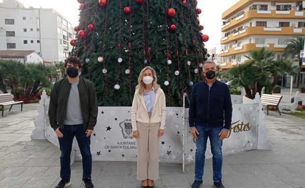 Los concejales del Ayuntamiento ceden a Caritas el importe de sus cestas de Navidad