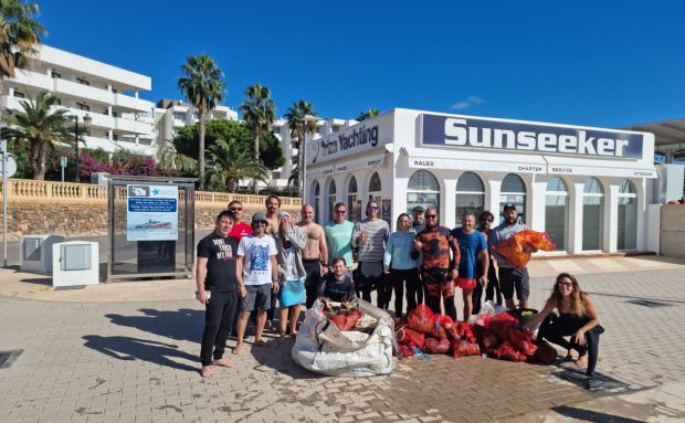 Retirados unos 800 kilos de residuos del mar en la segunda jornada ‘Santa Eulària limpia hasta el fondo’