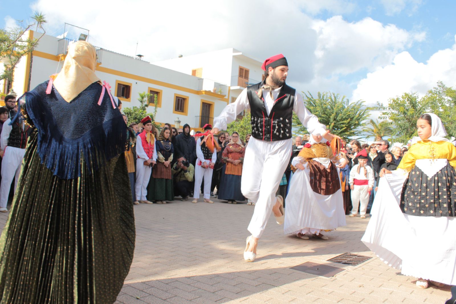 Bingo payés, caminatas, mucho deporte y presentación de dos libros para las fiestas de Santa Gertrudis