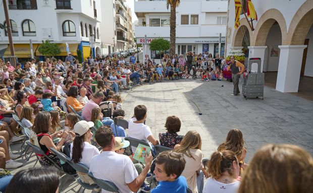 El Festival Barruguet de Teatre Familiar tindrà funcions especials per als majors de les residències de Santa Eulària i Jesús