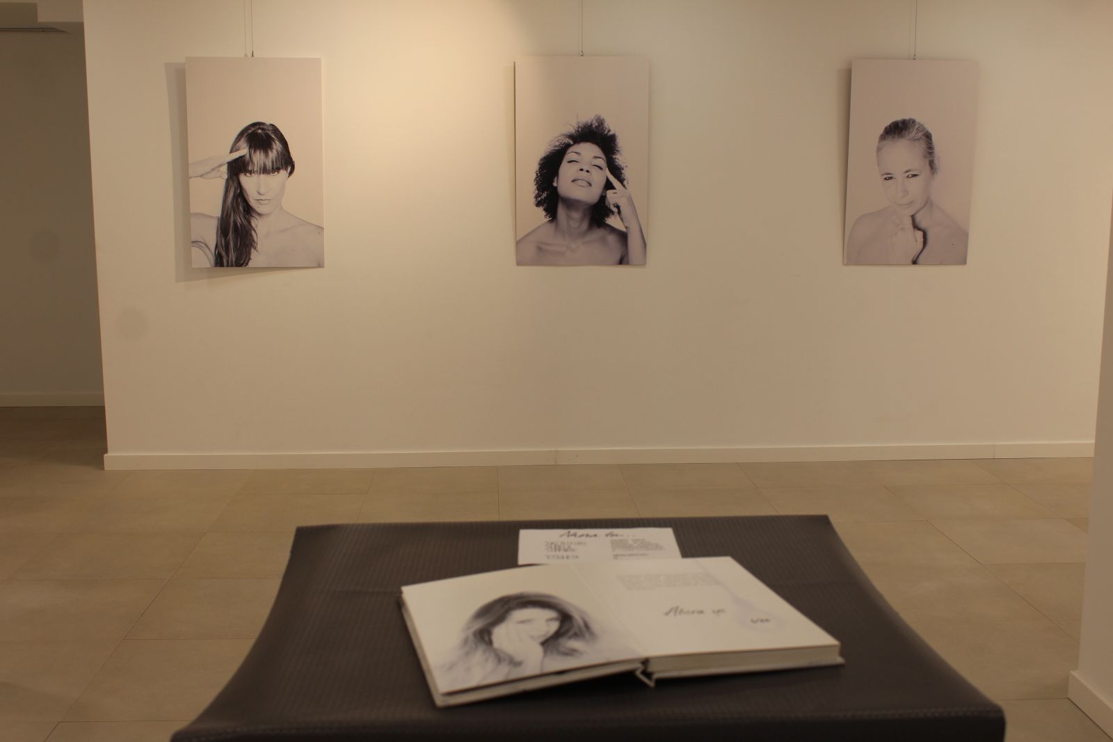 La muestra de fotografía ‘Ahora yo’ llega a la Sala Sant Jaume 72 como primera actividad del Día Internacional para la Eliminación de la Violencia contra las Mujeres