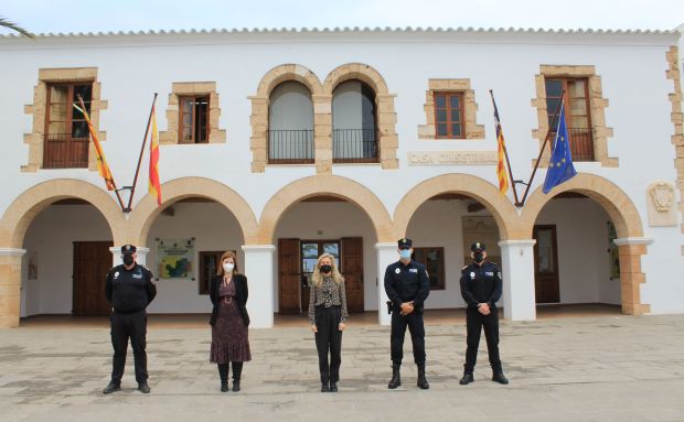 Un nuevo agente comienza su trabajo el 1 de abril en la Policía Local de Santa Eulària