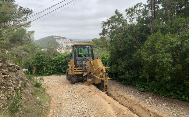 Iniciadas las obras para instalar unas bombas de recirculación de agua en Cala Llonga