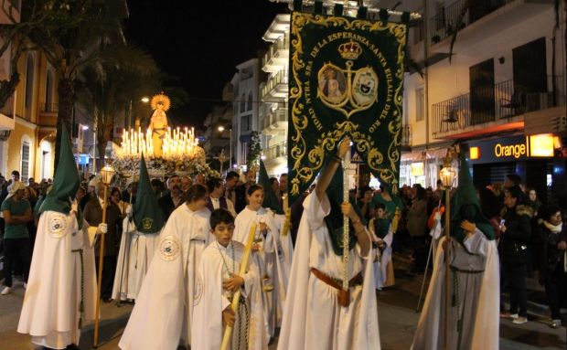 Dispositivos especiales para regular el tráfico y limitar temporalmente el estacionamiento durante la Semana Santa