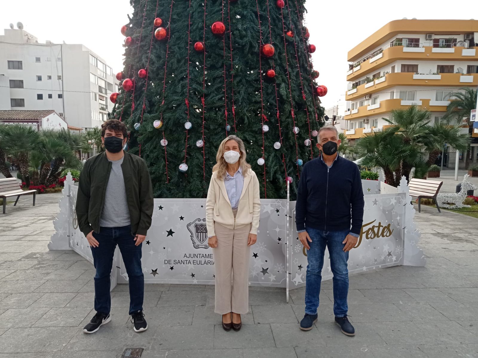 Los concejales del Ayuntamiento ceden a Caritas el importe de sus cestas de Navidad