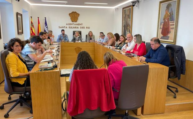 El Pleno aprueba reclamar a Educació que se ejecuten en 2023 las reparaciones necesarias en el instituto Xarc