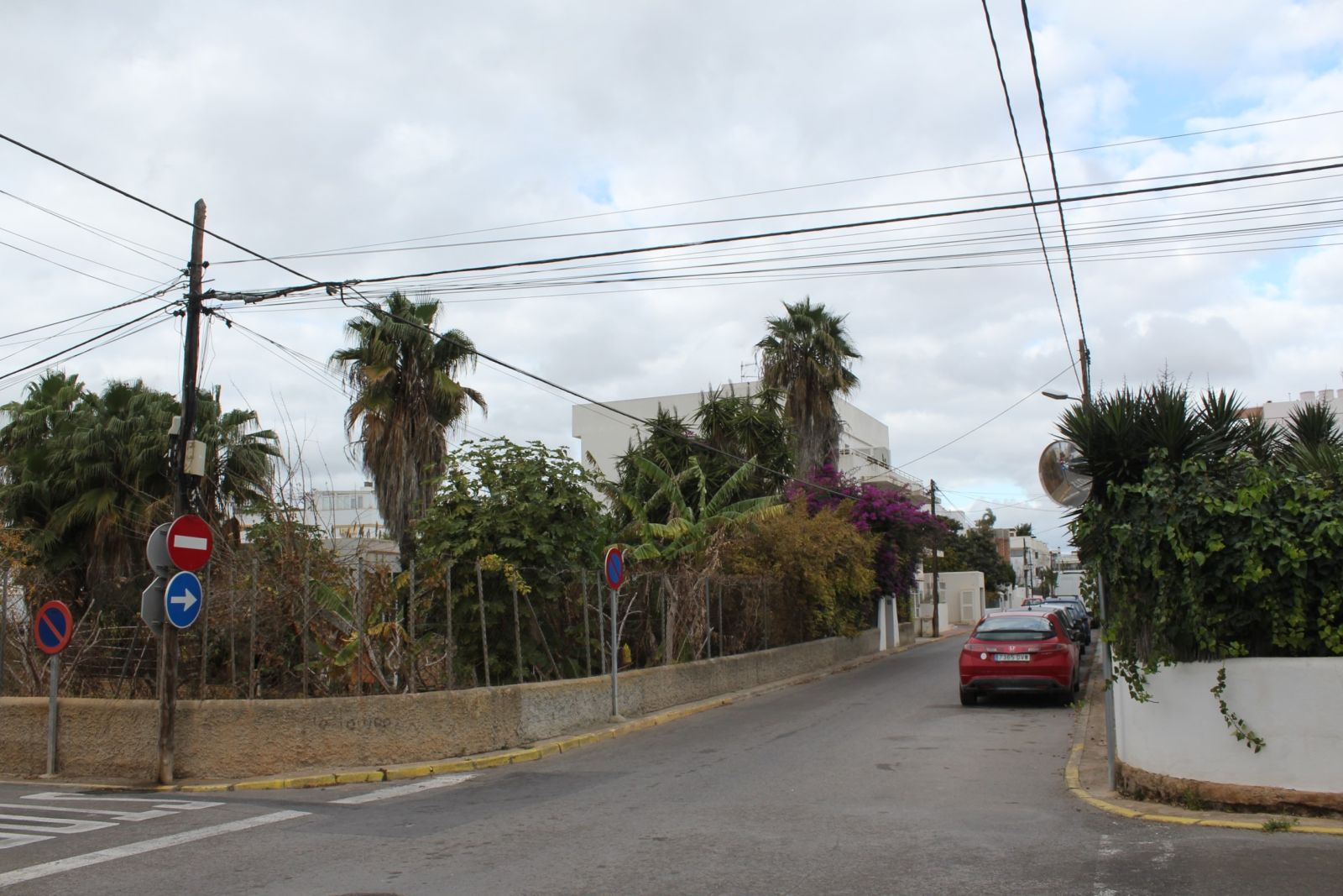 Sale a licitación la reforma integral de parte de la calle Canario de Jesús con el objetivo de evitar inundaciones, pérdidas de agua y dar más comodidad a los viandantes